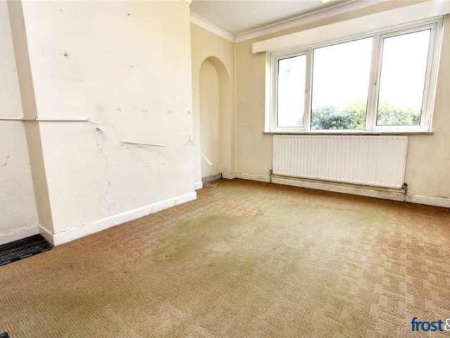 3 bed flat for sale