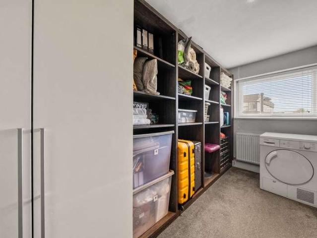 3 bed flat for sale
