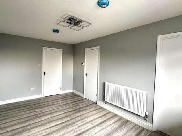 3 bed flat for sale