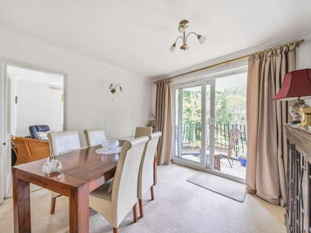 3 bed flat for sale