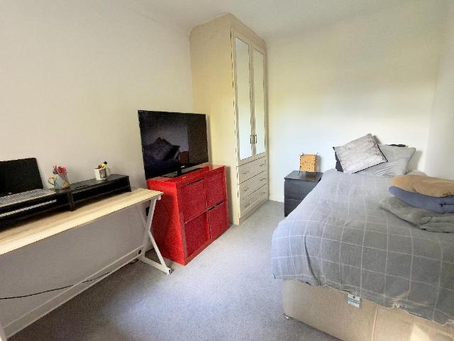 3 bed flat for sale