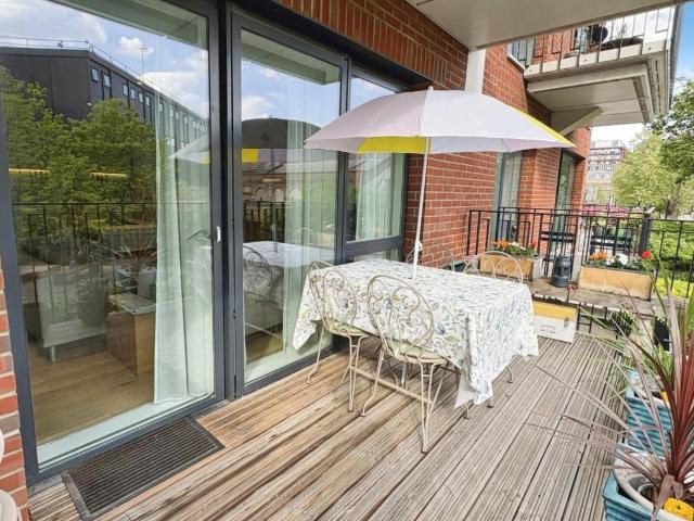 3 bed flat for sale
