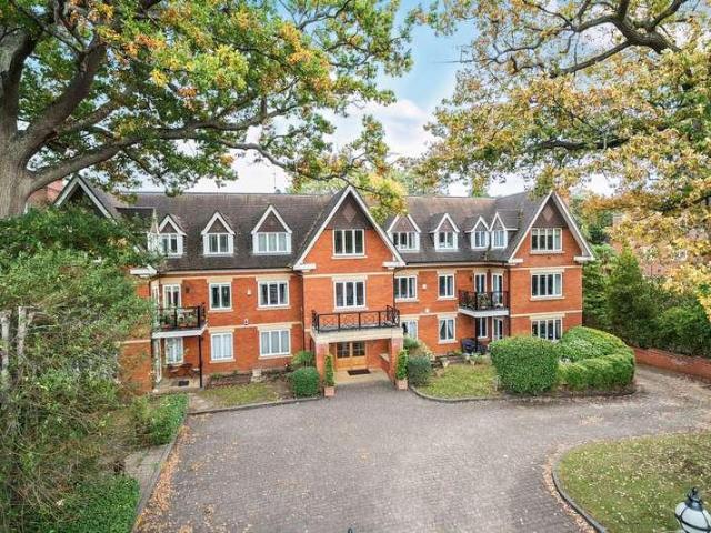 3 bed flat for sale