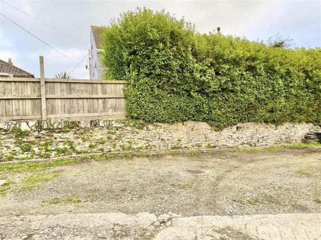 3 bed flat for sale