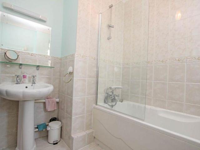 3 bed flat for sale