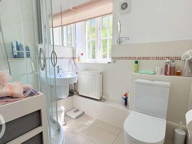 3 bed flat for sale