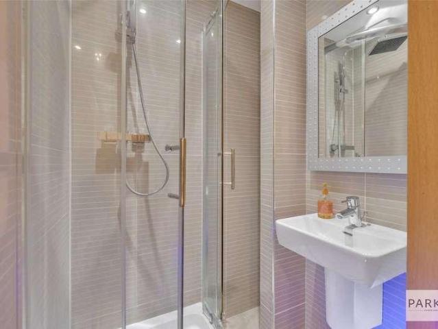 3 bed flat for sale