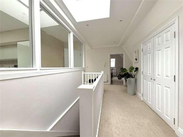3 bed flat for sale