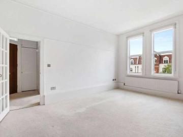 3 bed flat for sale