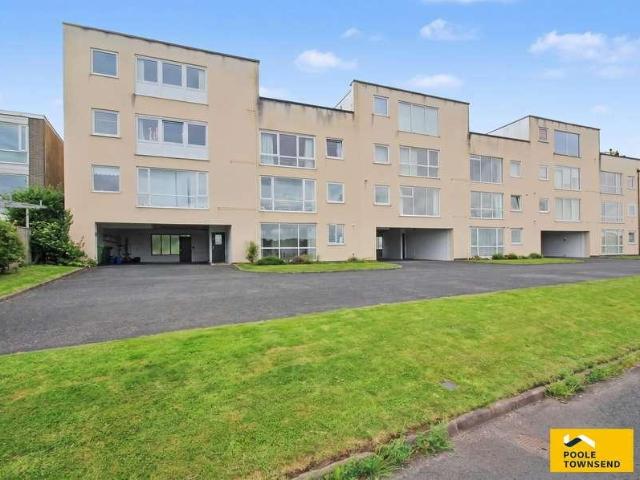 3 bed flat for sale