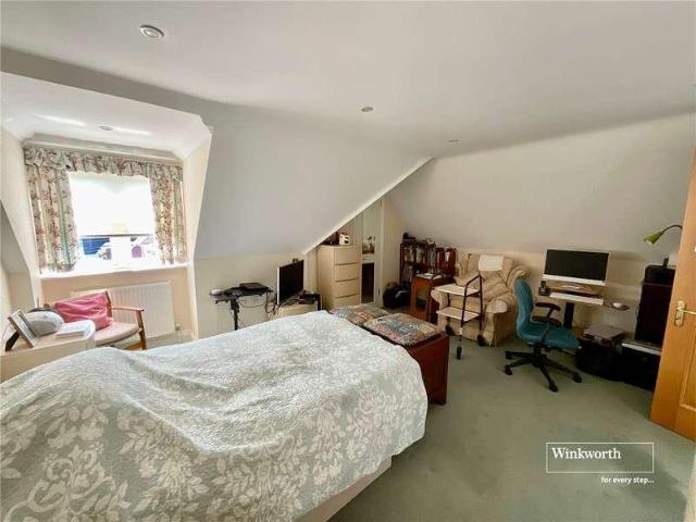 3 bed flat for sale