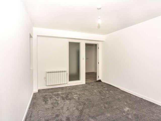 3 bed flat for sale