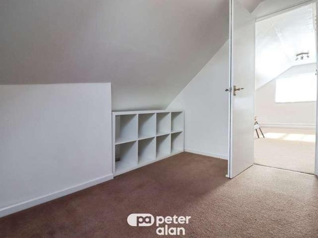 3 bed flat for sale