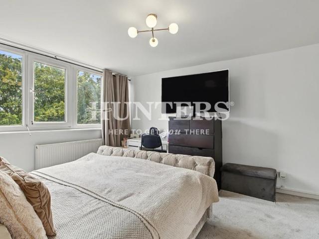 3 bed flat for sale