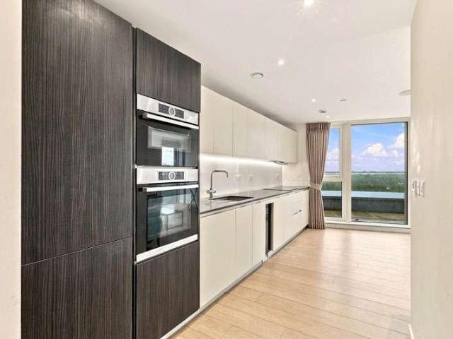 3 bed flat for sale