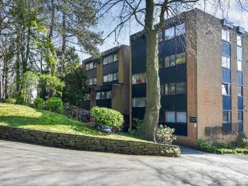 3 bed flat for sale