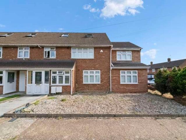 3 bed flat for sale