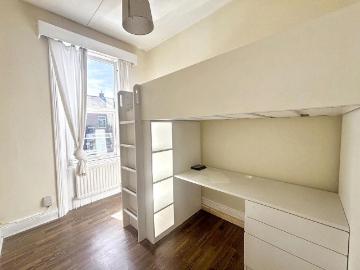 3 bed flat for sale