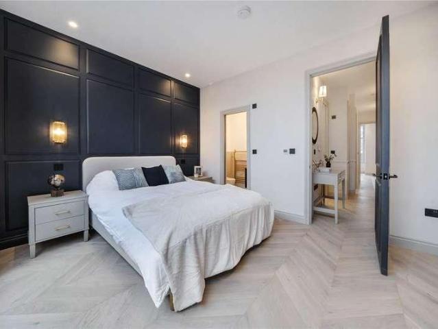 3 bed flat for sale