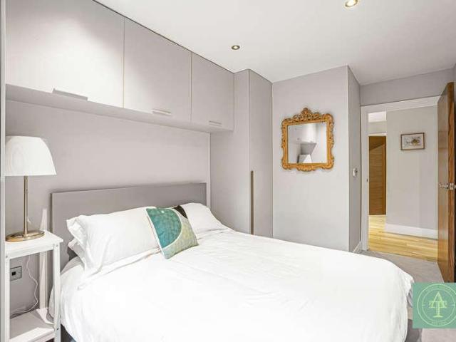 3 bed flat for sale