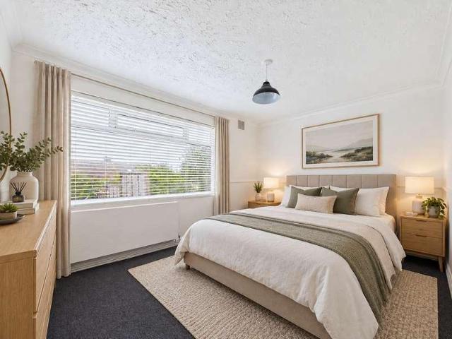3 bed flat for sale