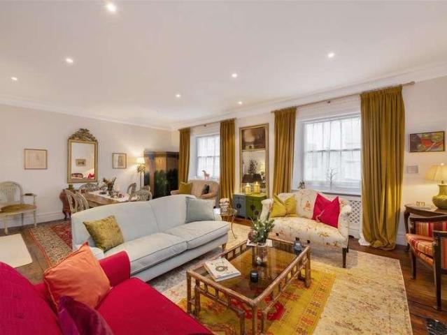 3 bed flat for sale