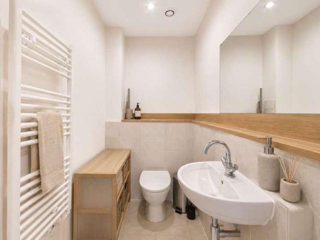 3 bed flat for sale