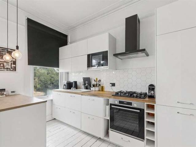 3 bed flat for sale