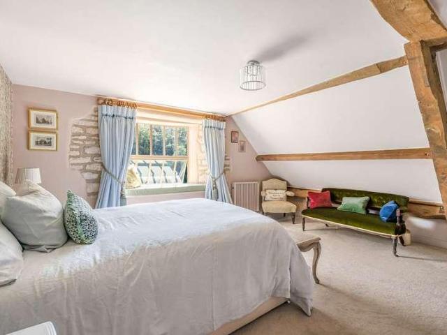 3 bed flat for sale