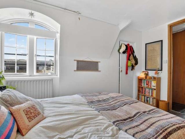 3 bed flat for sale