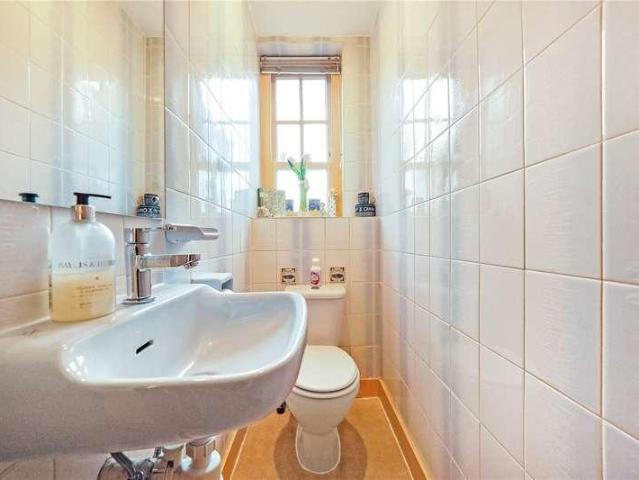 3 bed flat for sale