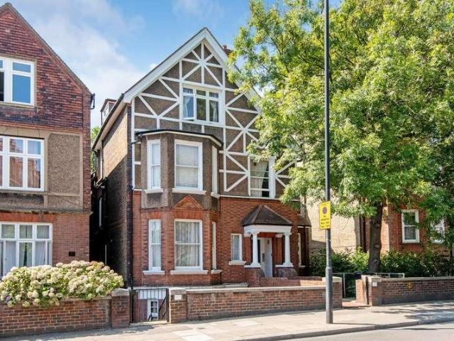 3 bed flat for sale