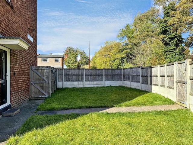 3 bed flat for sale