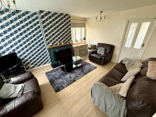 3 bed flat for sale