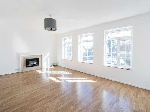 3 bed flat for sale