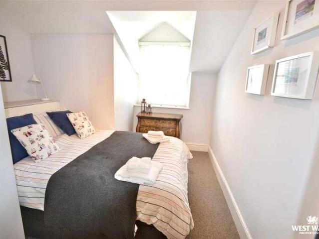 3 bed flat for sale