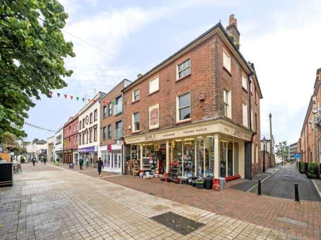3 bed flat for sale