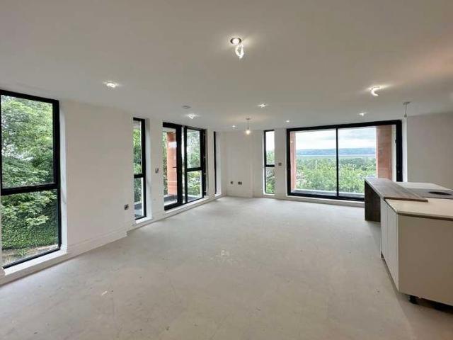 3 bed flat for sale
