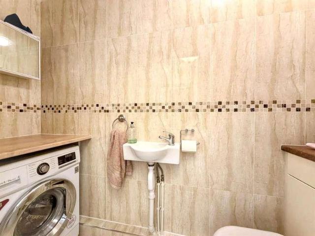 3 bed flat for sale