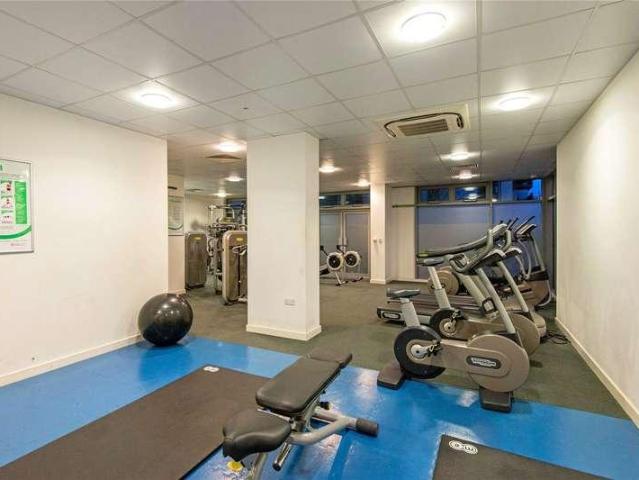3 bed flat for sale
