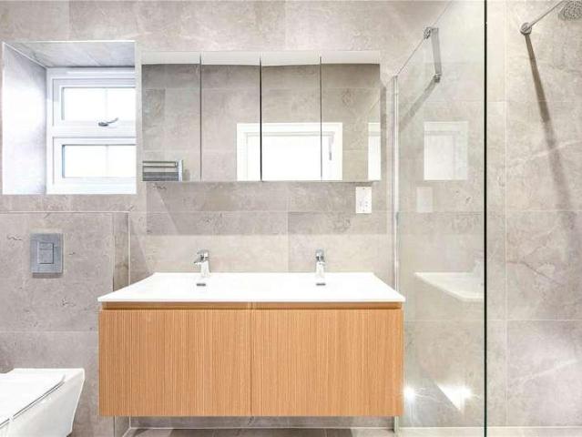 3 bed flat for sale