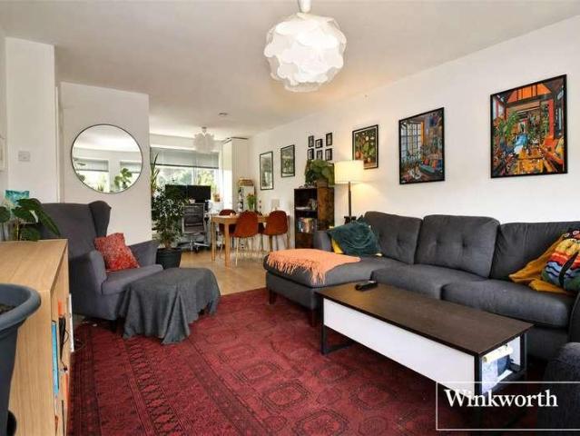 3 bed flat for sale