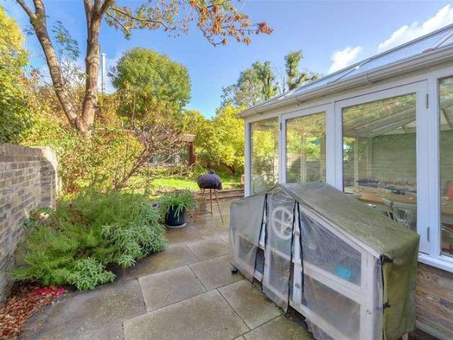 3 bed flat for sale
