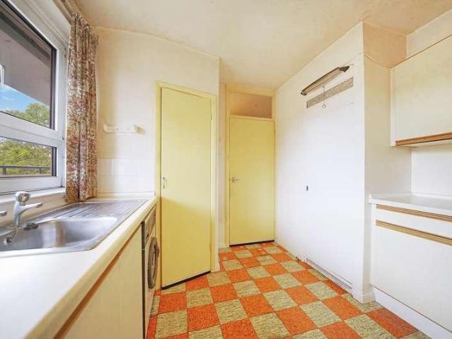 3 bed flat for sale