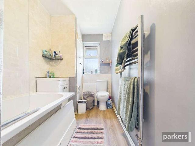 3 bed flat for sale
