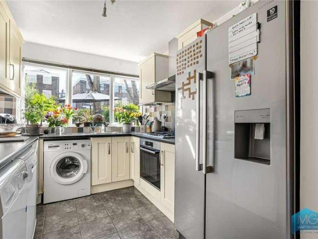 3 bed flat for sale