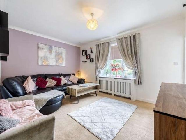 3 bed flat for sale