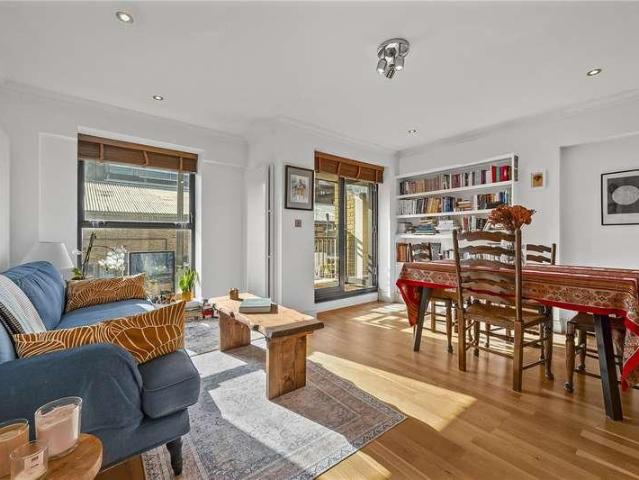 3 bed flat for sale