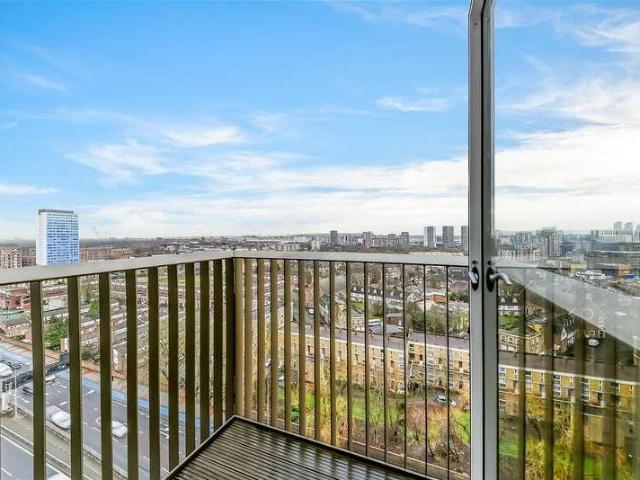 3 bed flat for sale