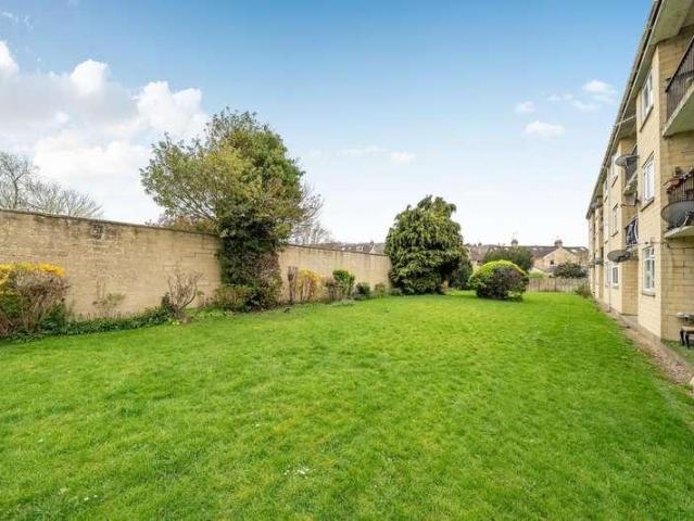 3 bed flat for sale